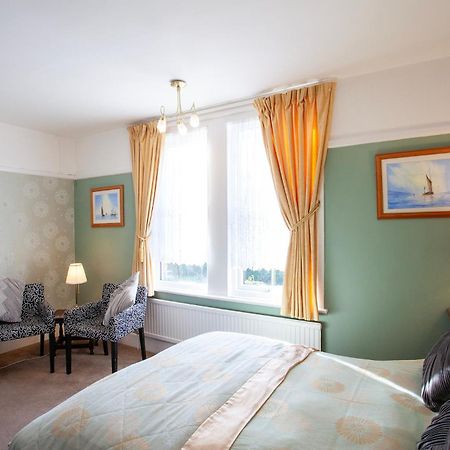 Amberlea Guest House 斯沃尼奇 外观 照片