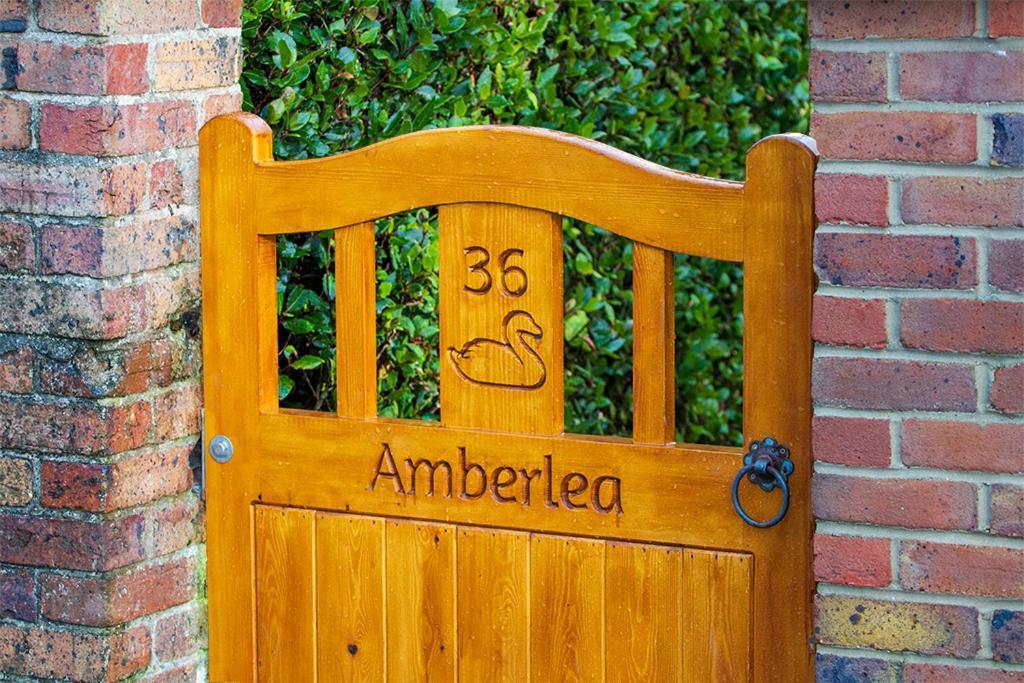 Amberlea Guest House 斯沃尼奇 外观 照片